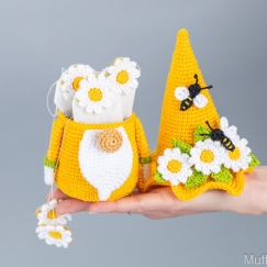 Bee gnome Candy Keeper