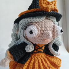Halloween Witch amigurumi pattern by Mongoreto