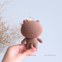 Floral Otter Crochet Pattern amigurumi by Hello Amijo