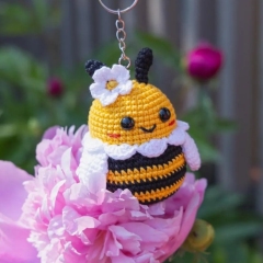 Bee amigurumi by Mufficorn